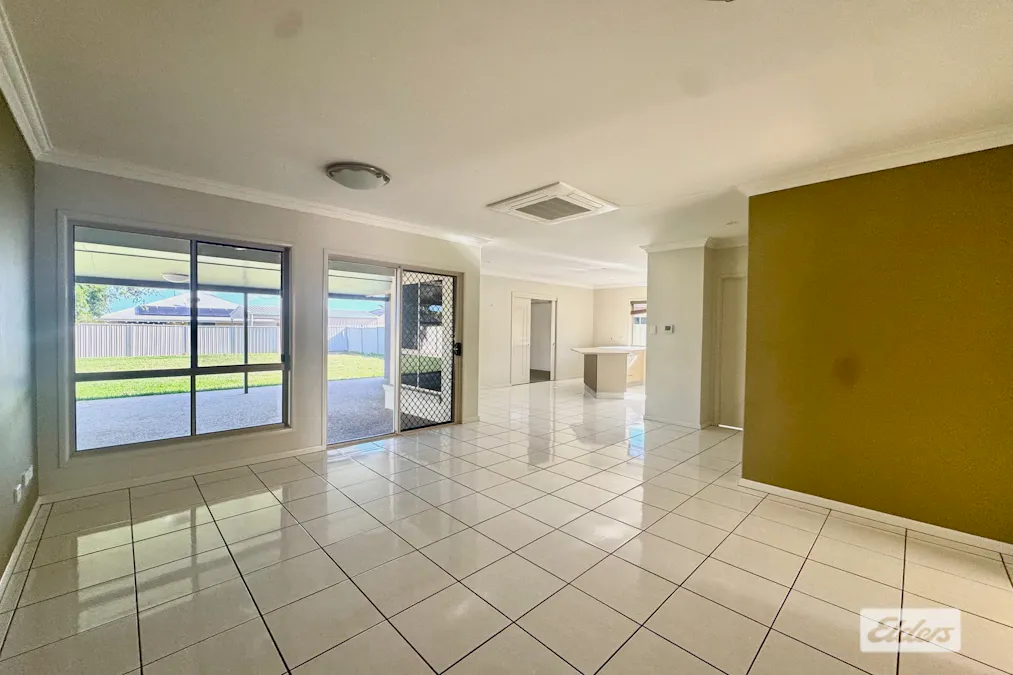 37 Mayfair Drive, Emerald, QLD, 4720 - Image 3