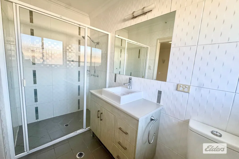 37 Mayfair Drive, Emerald, QLD, 4720 - Image 5