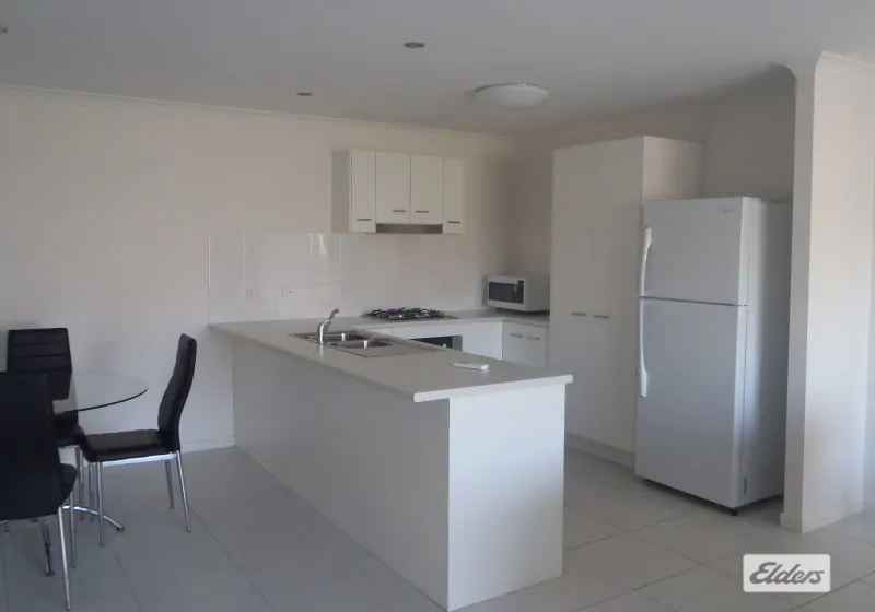 2/32 Lakeside Drive, Emerald, QLD, 4720 - Image 3