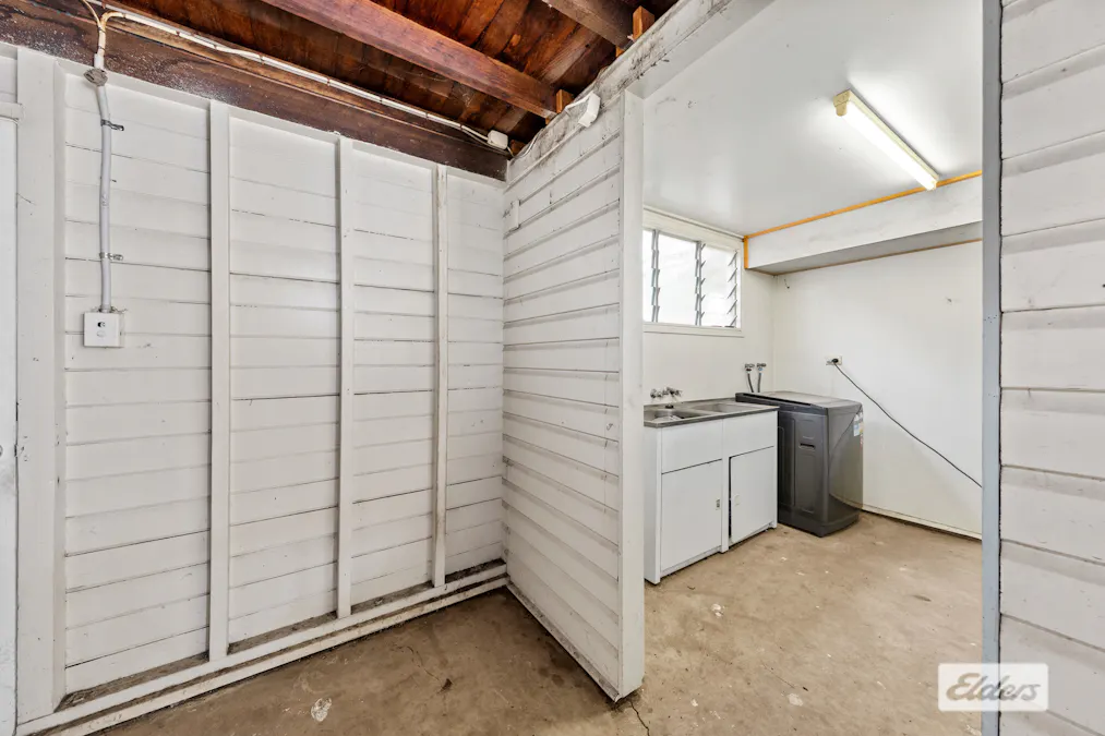 6 Racecourse Road, Emerald, QLD, 4720 - Image 12