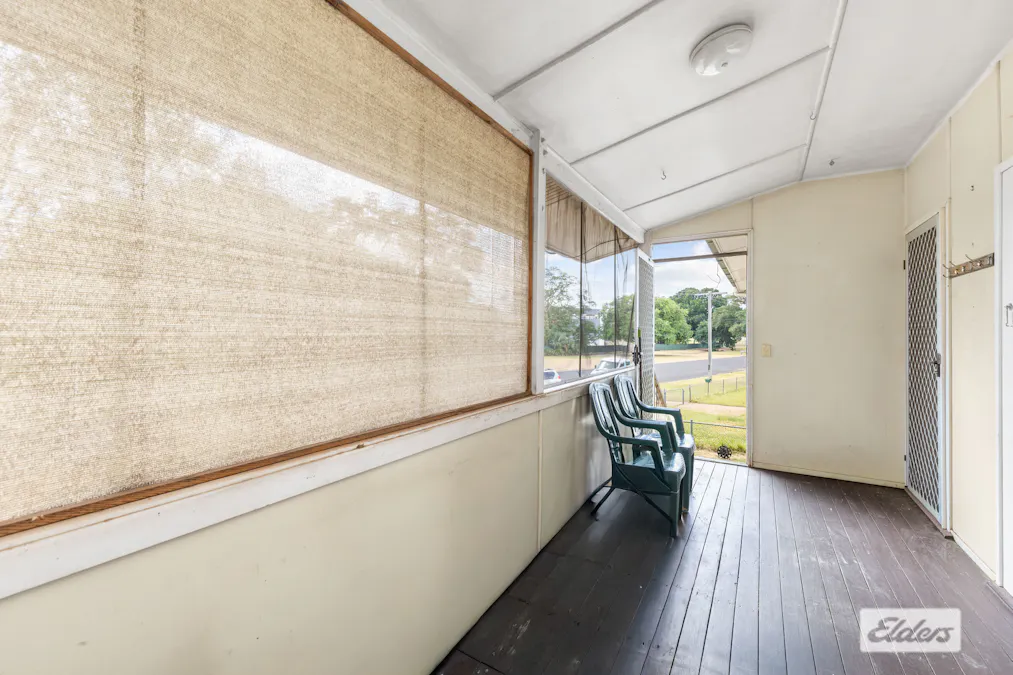 6 Racecourse Road, Emerald, QLD, 4720 - Image 14