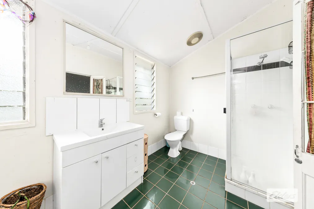 5 Edwards Place, Emerald, QLD, 4720 - Image 10