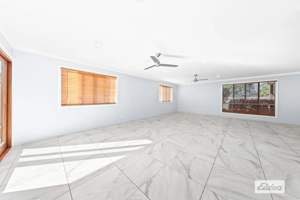 27 Topaz Street — photo 11 of 30