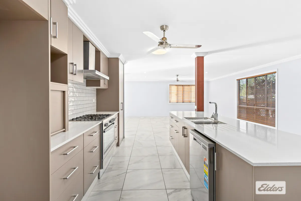 27 Topaz Street — photo 6 of 30