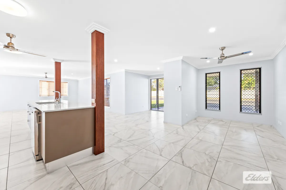 27 Topaz Street — photo 10 of 30