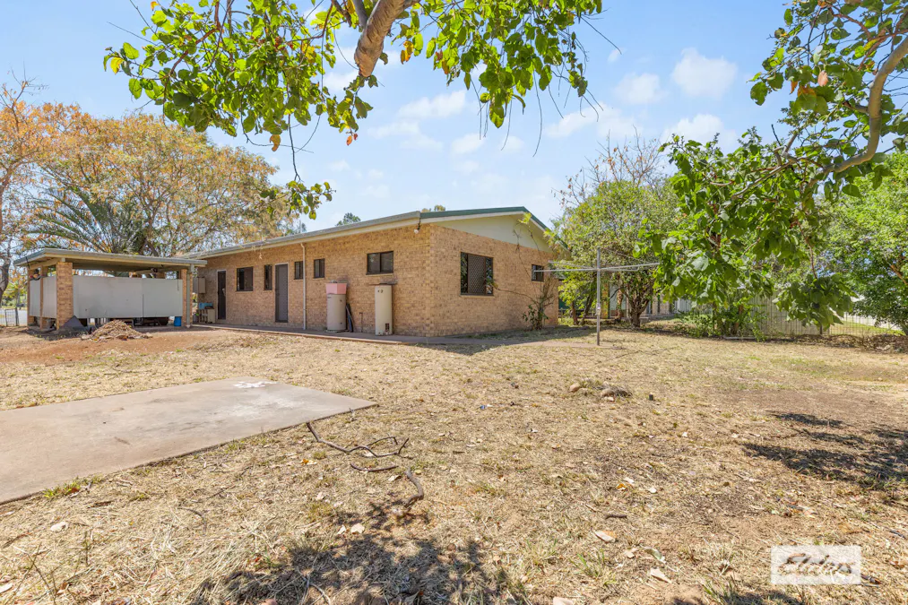 27 Martin Place, Emerald, QLD, 4720 - Image 6