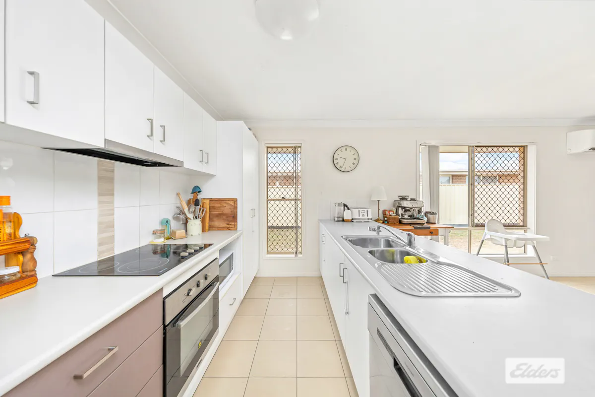 33 Lakeside Drive — photo 3 of 18