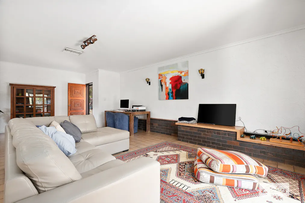 91 Harris Street, Emerald, QLD, 4720 - Image 4