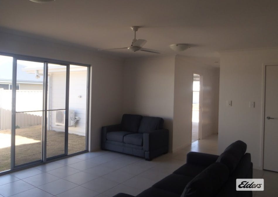 1/28 Lakeside Drive, Emerald, QLD, 4720 - Image 4
