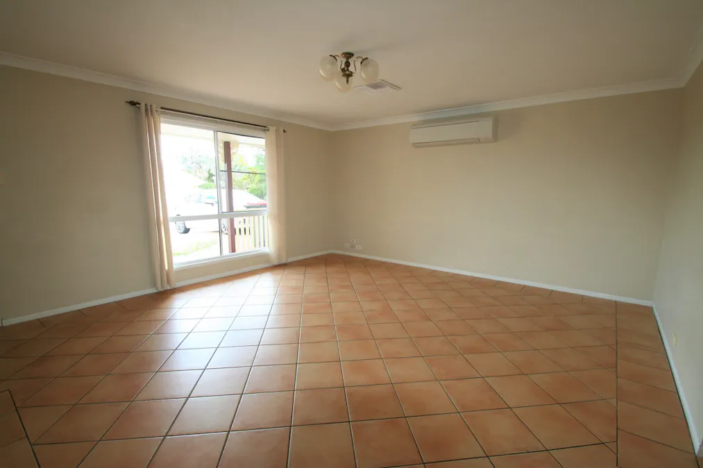 76 Crinum Crescent, Emerald, QLD, 4720 - Image 4