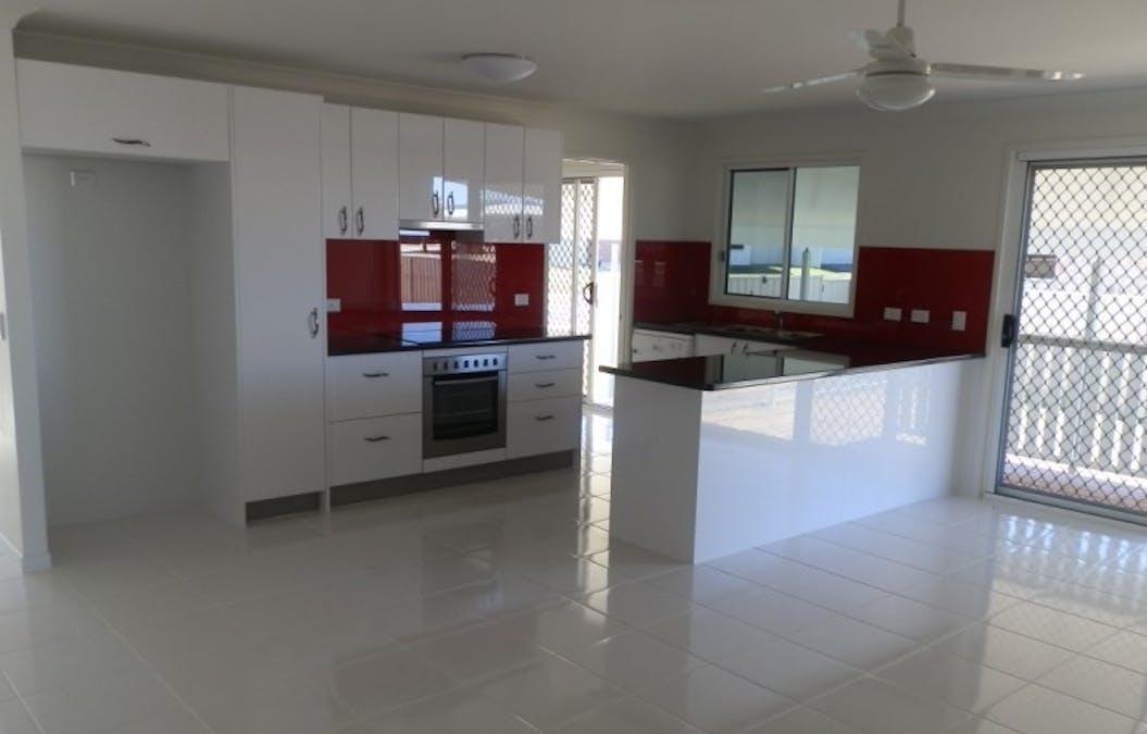 22 Newman Drive, Emerald, QLD, 4720 - Image 2