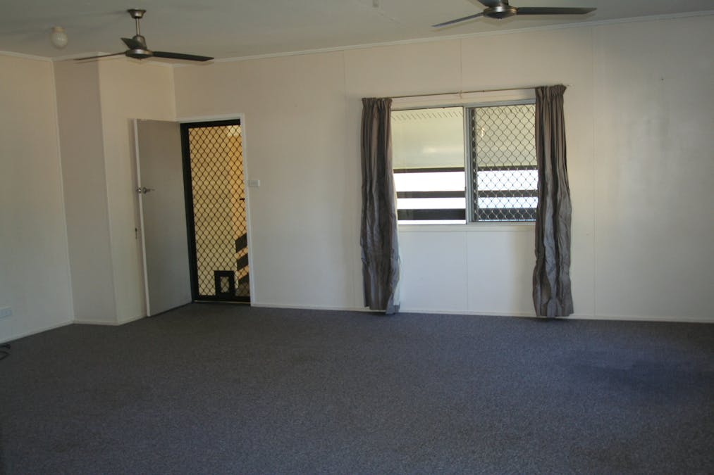 123 Harris Street, Emerald, QLD, 4720 - Image 3
