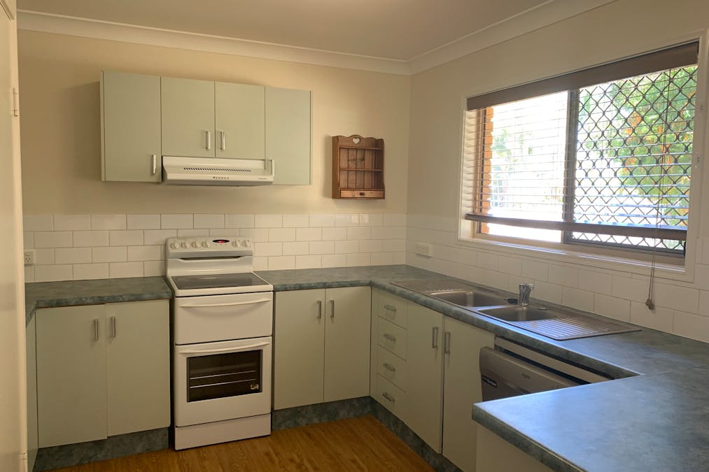 5 Mallyon Street, Emerald, QLD, 4720 - Image 4