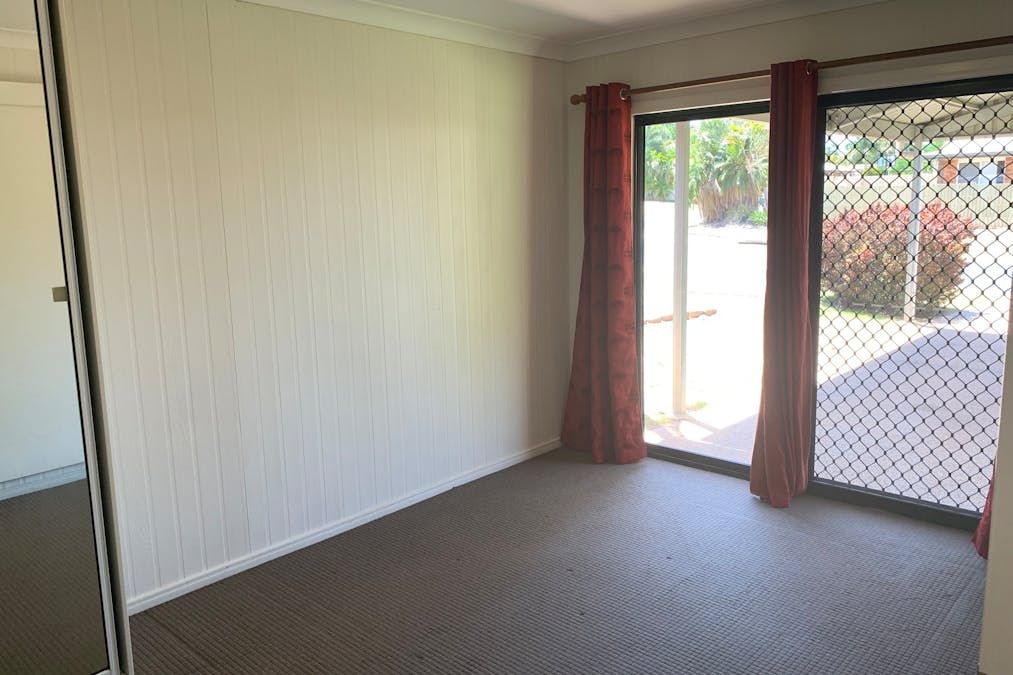 5 Mallyon Street, Emerald, QLD, 4720 - Image 6