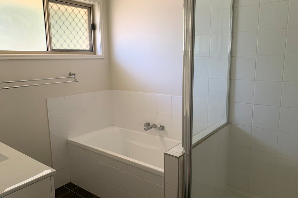 5 Mallyon Street, Emerald, QLD, 4720 - Image 10