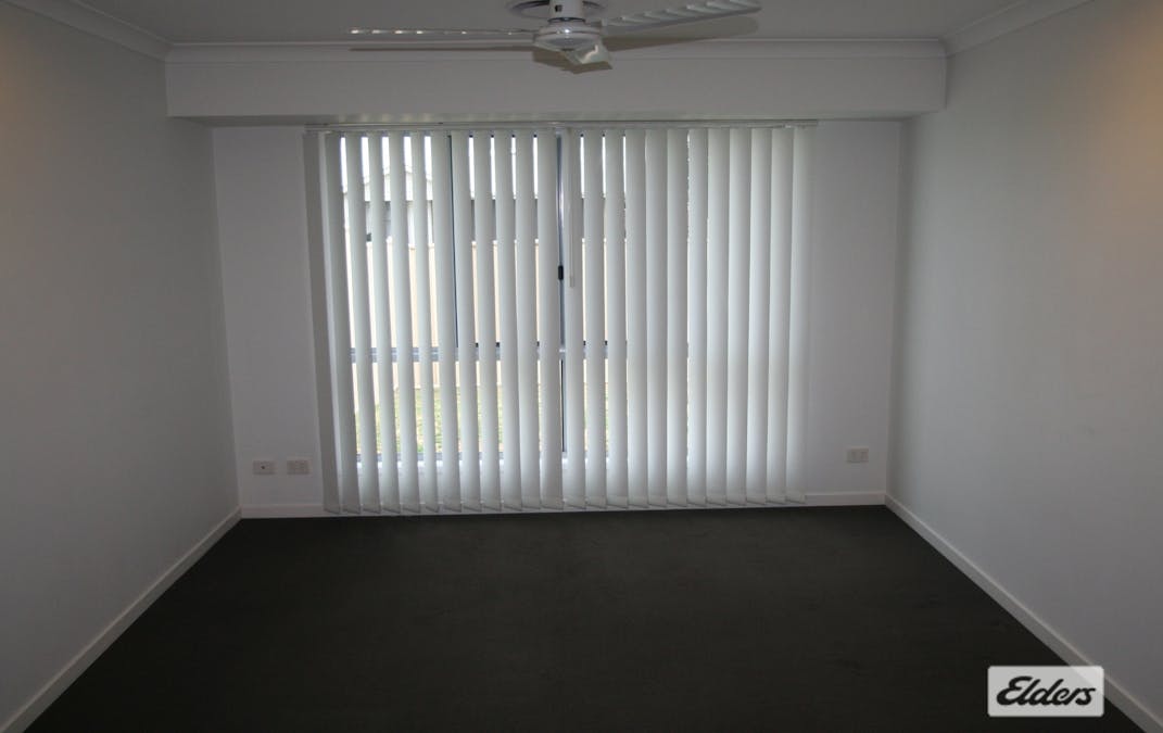 11 Sewell Street, Emerald, QLD, 4720 - Image 3