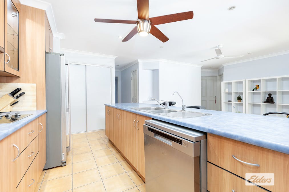 28 Dodd Drive, Emerald, QLD, 4720 - Image 4