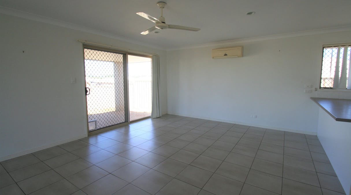 10 Lakeside Drive, Emerald, QLD, 4720 - Image 4