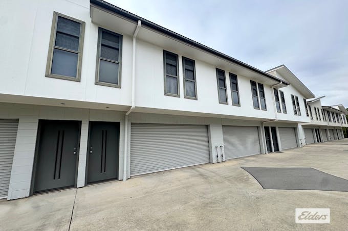 2/9 Cypress Drive, Emerald, QLD, 4720 - Image 1