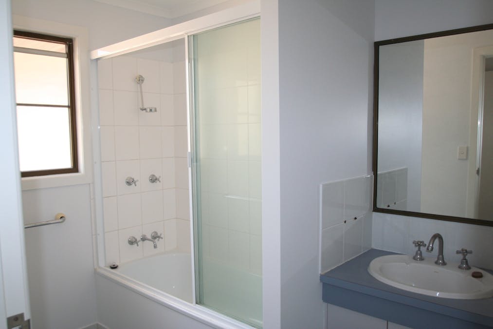 5 Gene Street, Emerald, QLD, 4720 - Image 6