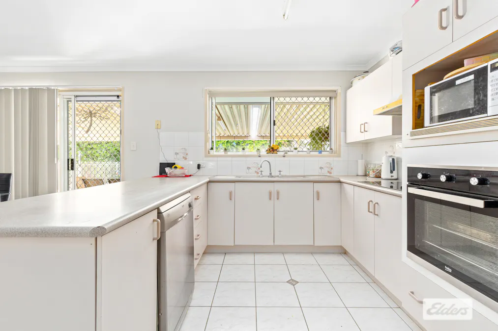 6 Edmonston Drive, Emerald, QLD, 4720 - Image 2