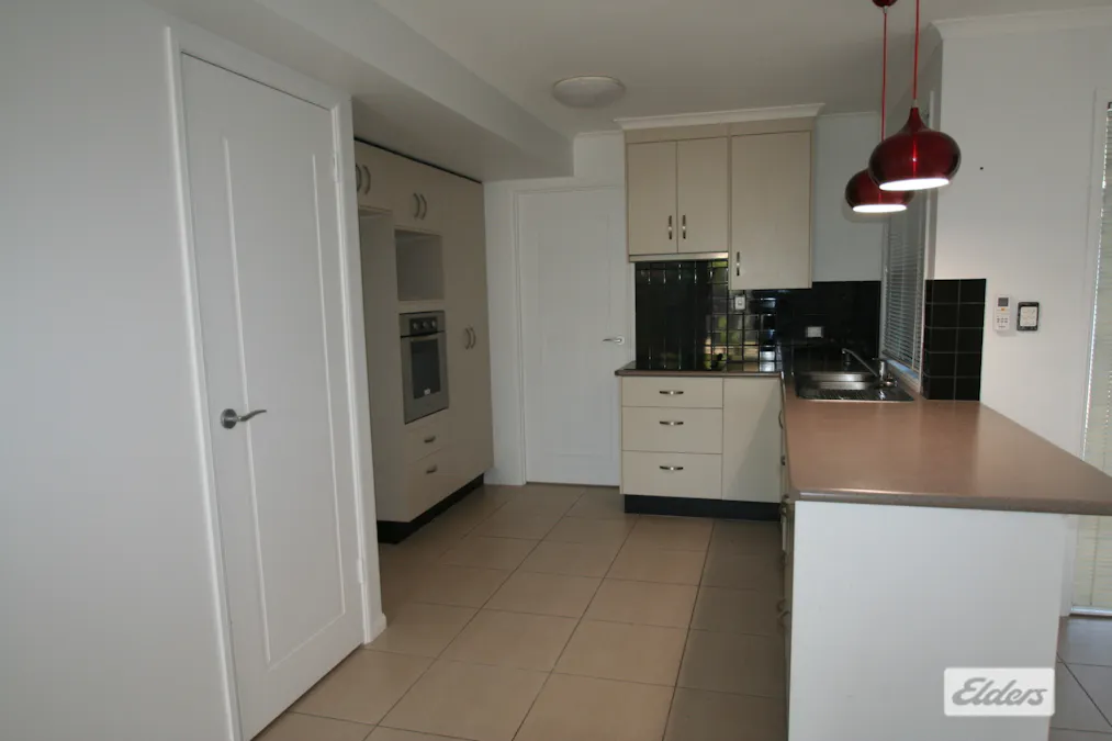 3/91 Borilla Street, Emerald, QLD, 4720 - Image 2