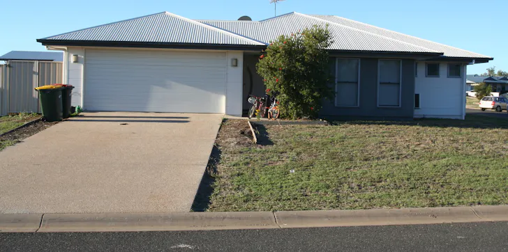 2/32 Lakeside Drive, Emerald, QLD, 4720