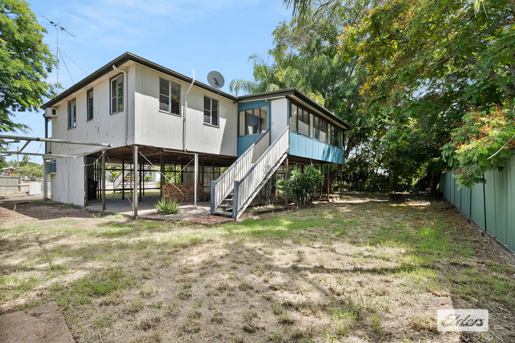 5 Edwards Place, Emerald, QLD, 4720 - Image 3