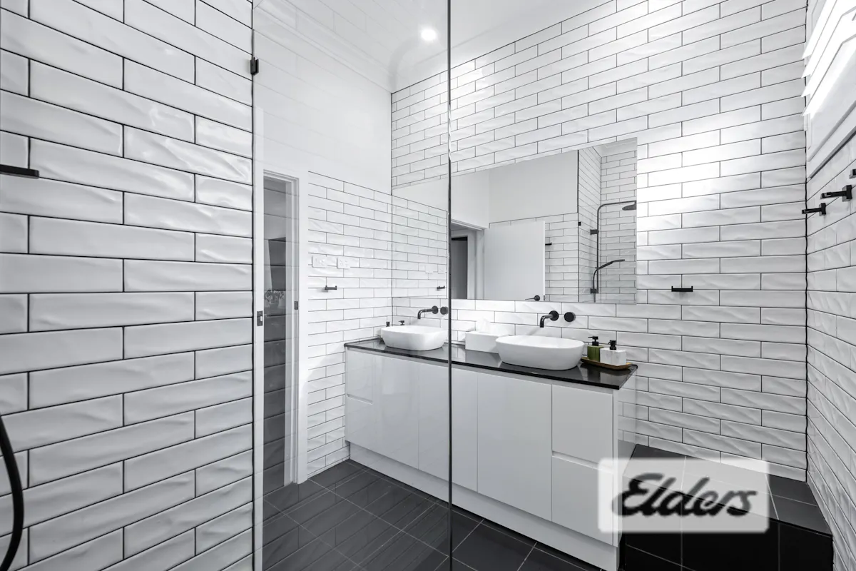 386 Newcastle Road — photo 4 of 14