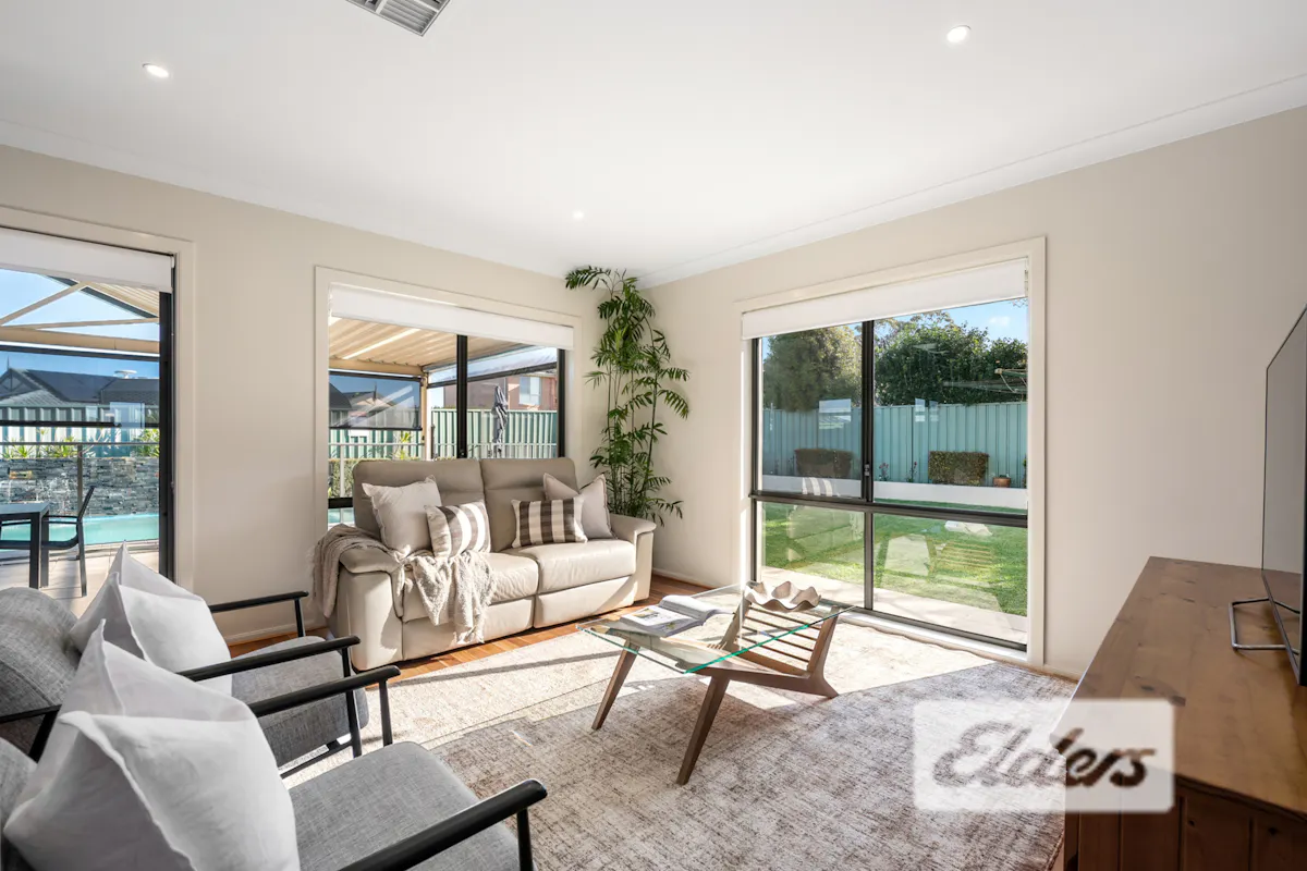 20 Whipbird Street — photo 12 of 15