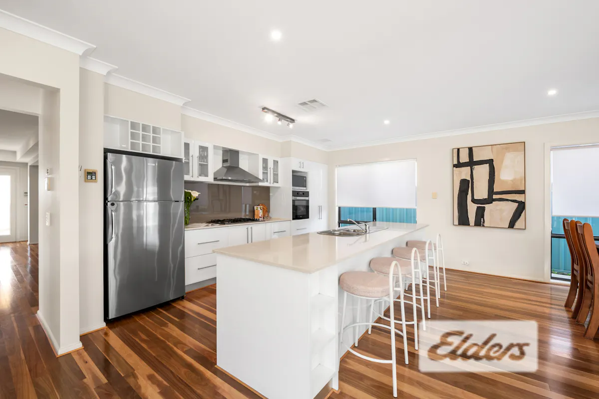 20 Whipbird Street — photo 3 of 15