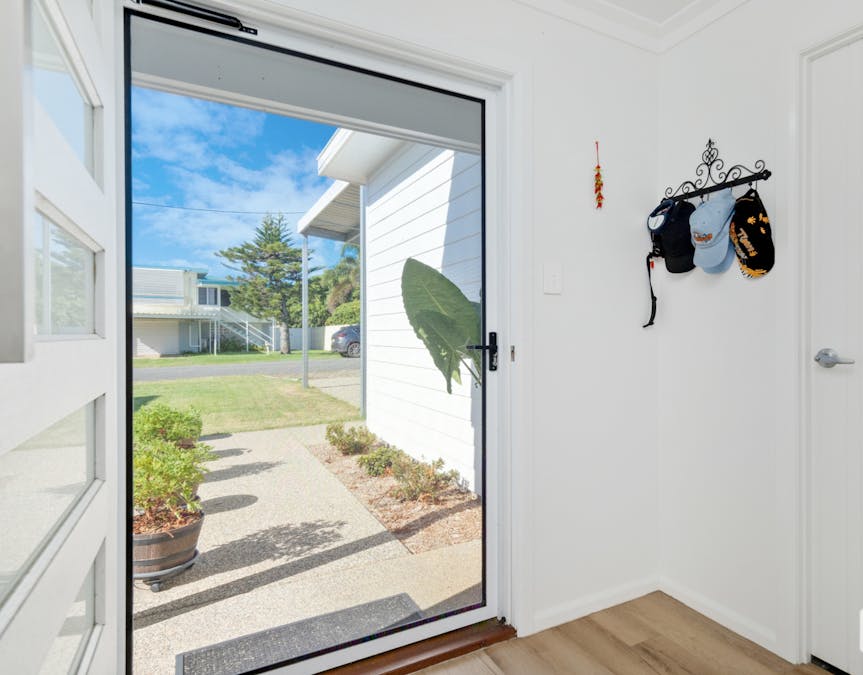 4 Ware Avenue, Causeway Lake, QLD, 4703 - Image 4