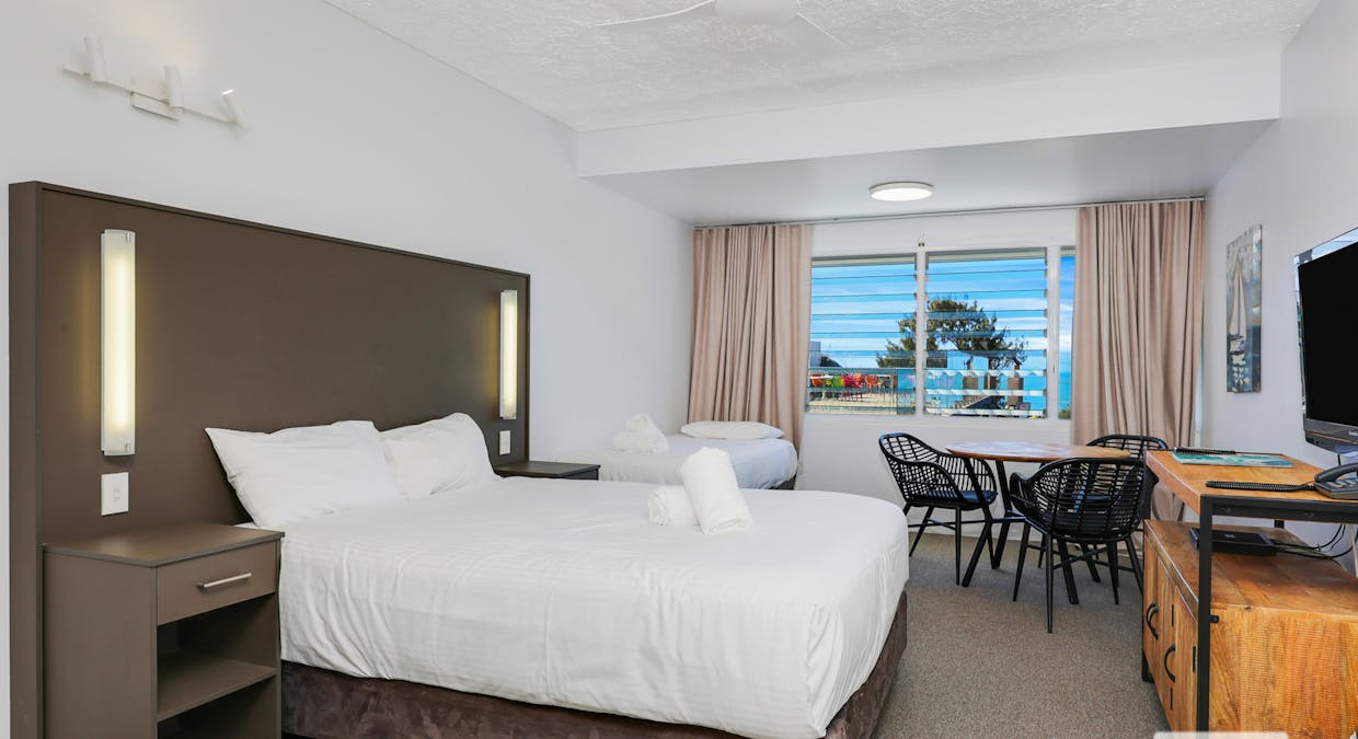 11/34-48 Vin E Jones Memorial Drive, Rosslyn, QLD, 4703 - Image 2