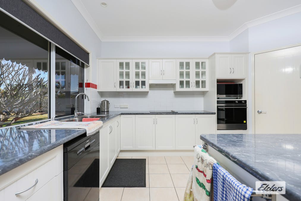 7 Stirling Drive, Rockyview, QLD, 4701 - Image 11