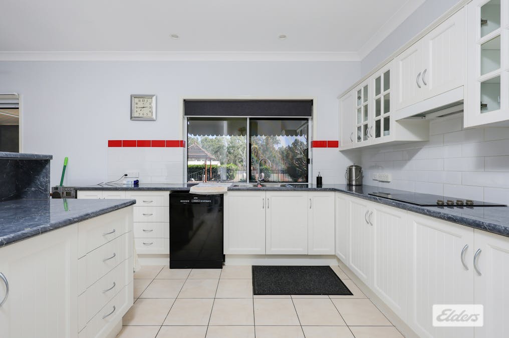 7 Stirling Drive, Rockyview, QLD, 4701 - Image 9