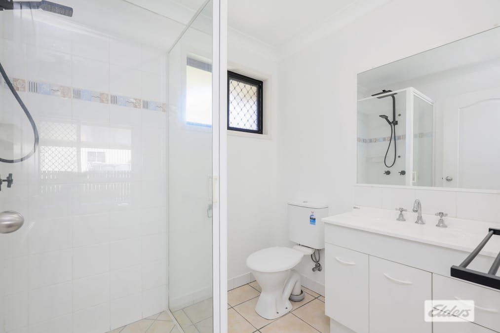 16 Cypress Avenue, Norman Gardens, QLD, 4701 - Image 11