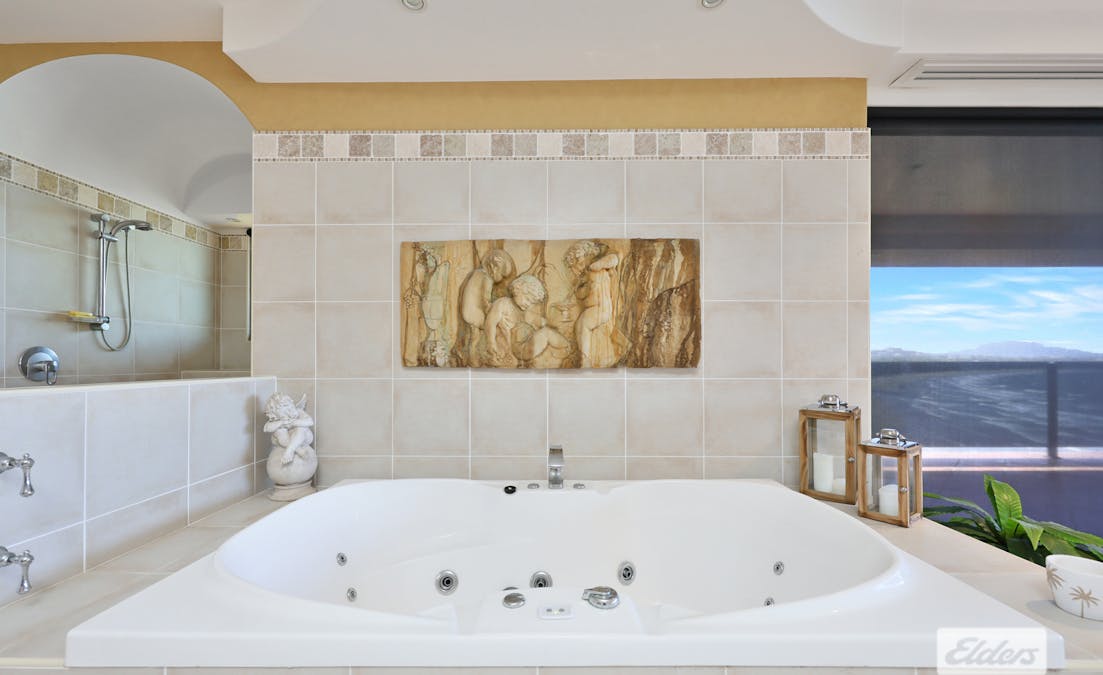 9 Rosslyn Close, Lammermoor, QLD, 4703 - Image 18