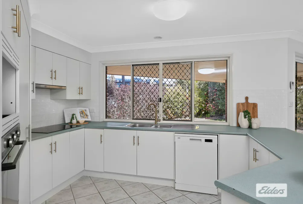 12 Yearsley Grove, Pacific Heights, QLD, 4703 - Image 9