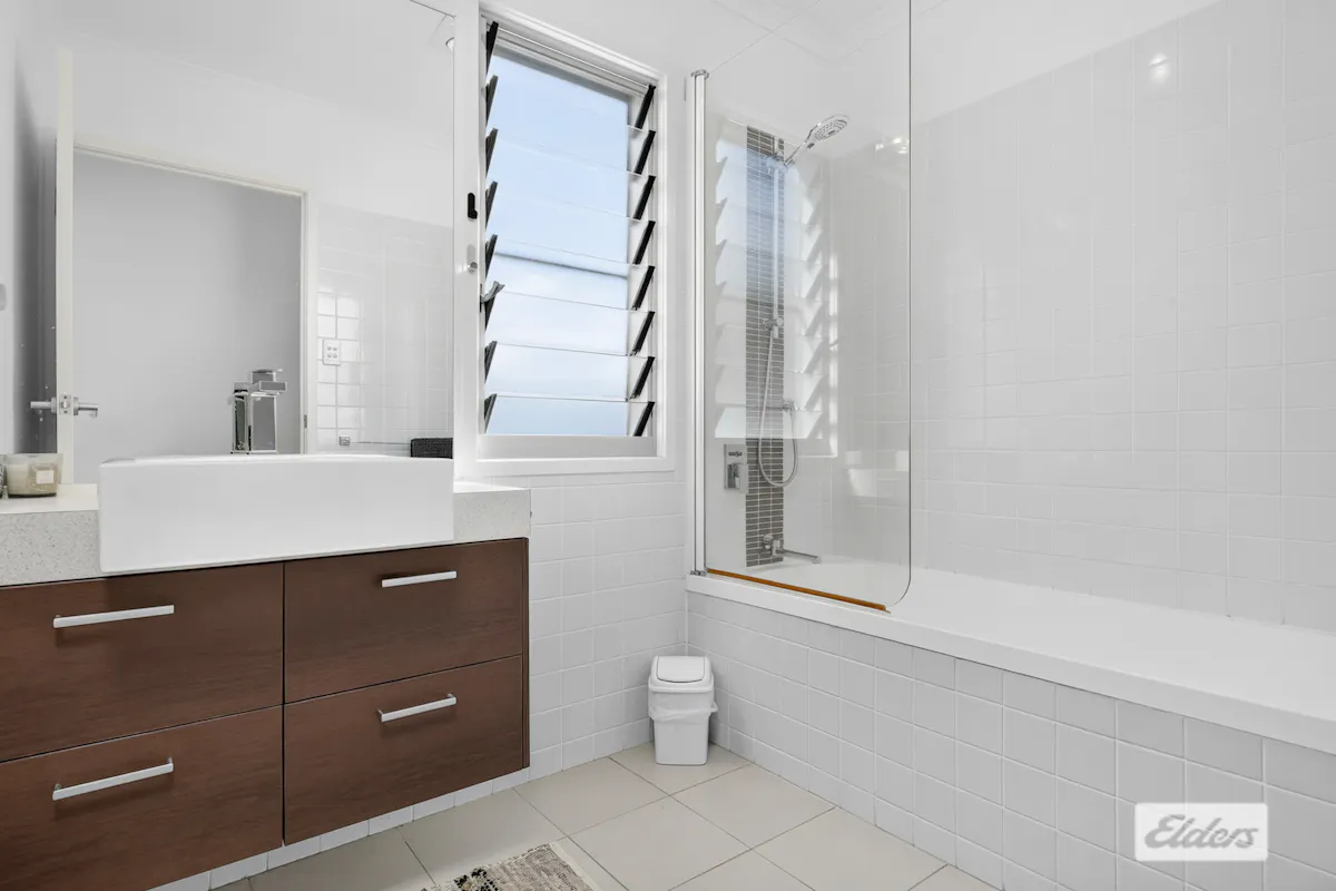 8 Matthew Flinders Drive — photo 27 of 30