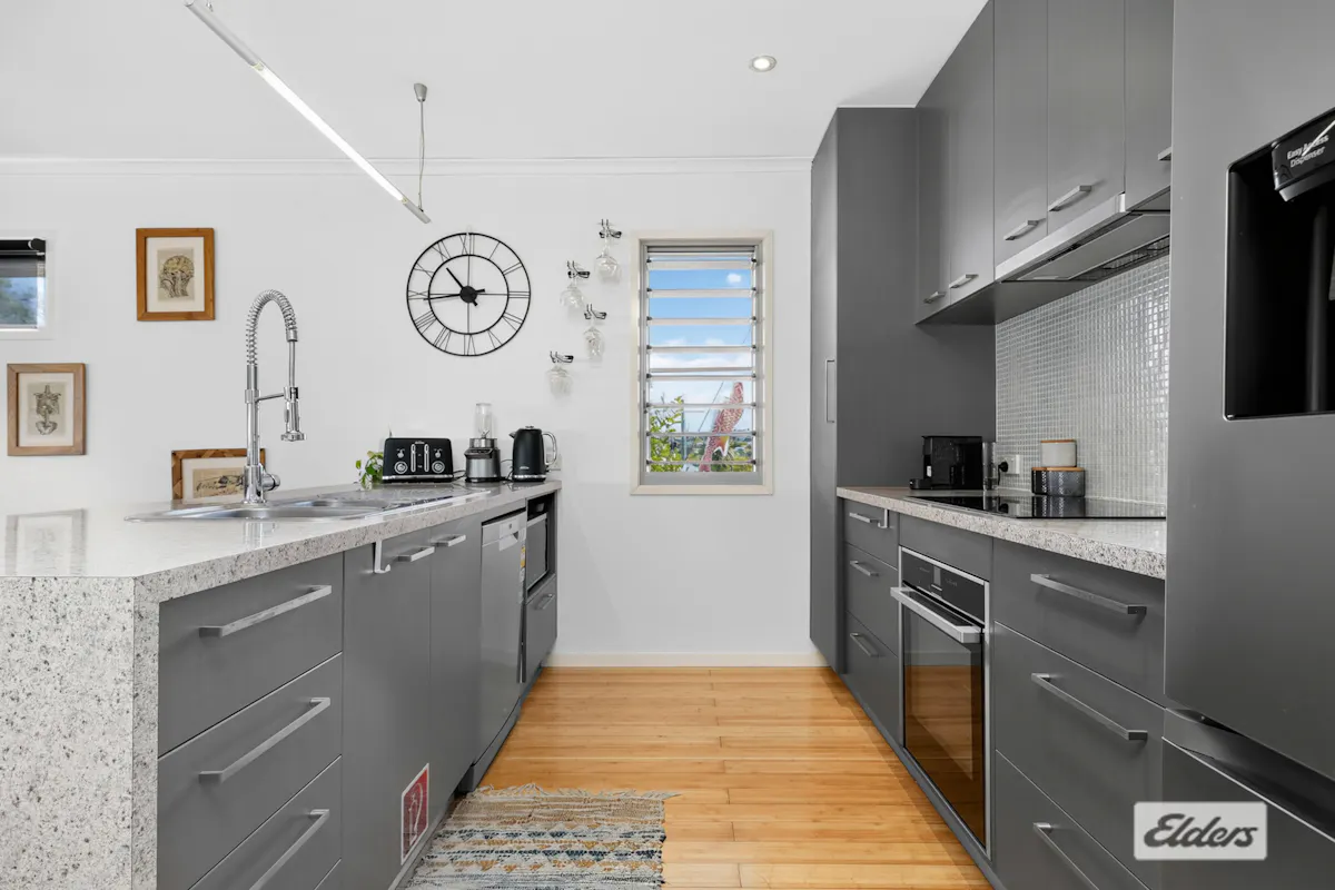 8 Matthew Flinders Drive — photo 10 of 30