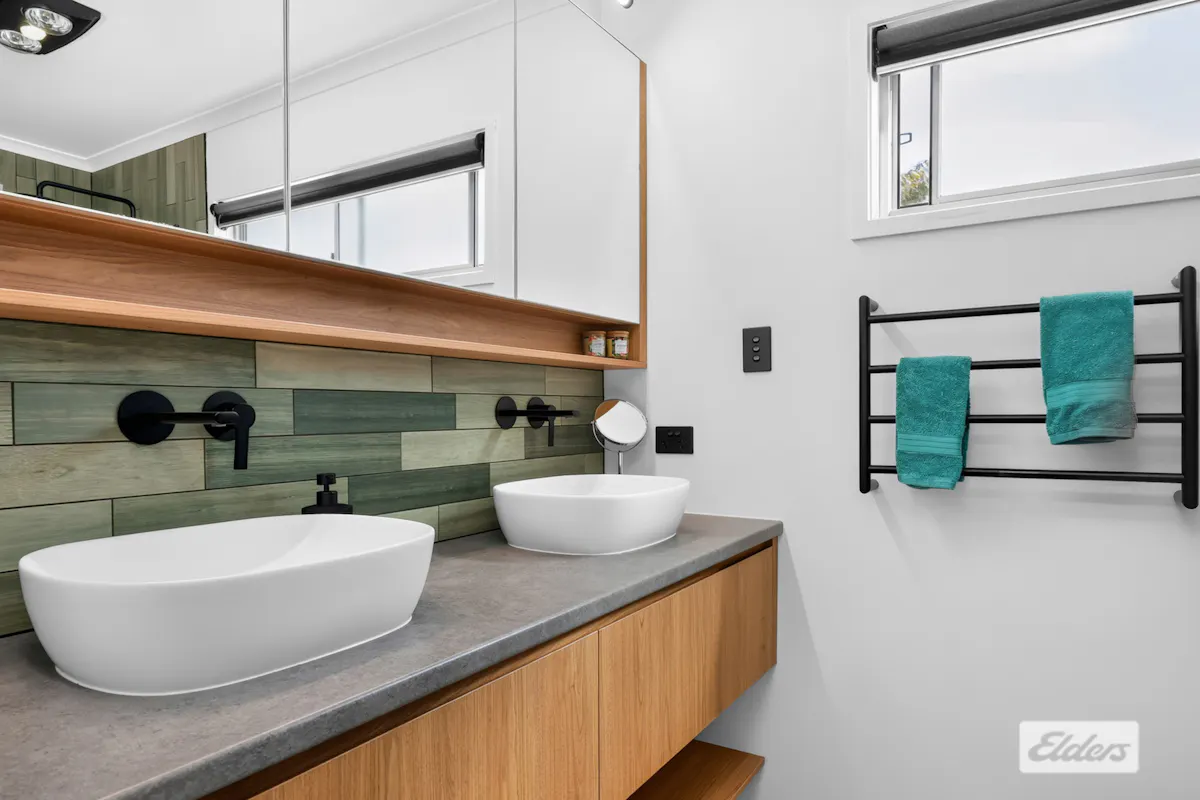 8 Matthew Flinders Drive — photo 22 of 30