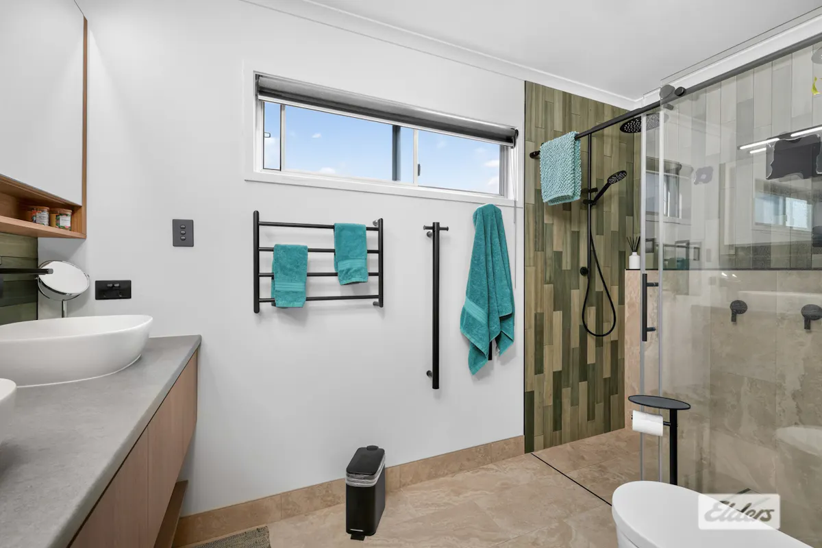 8 Matthew Flinders Drive — photo 23 of 30