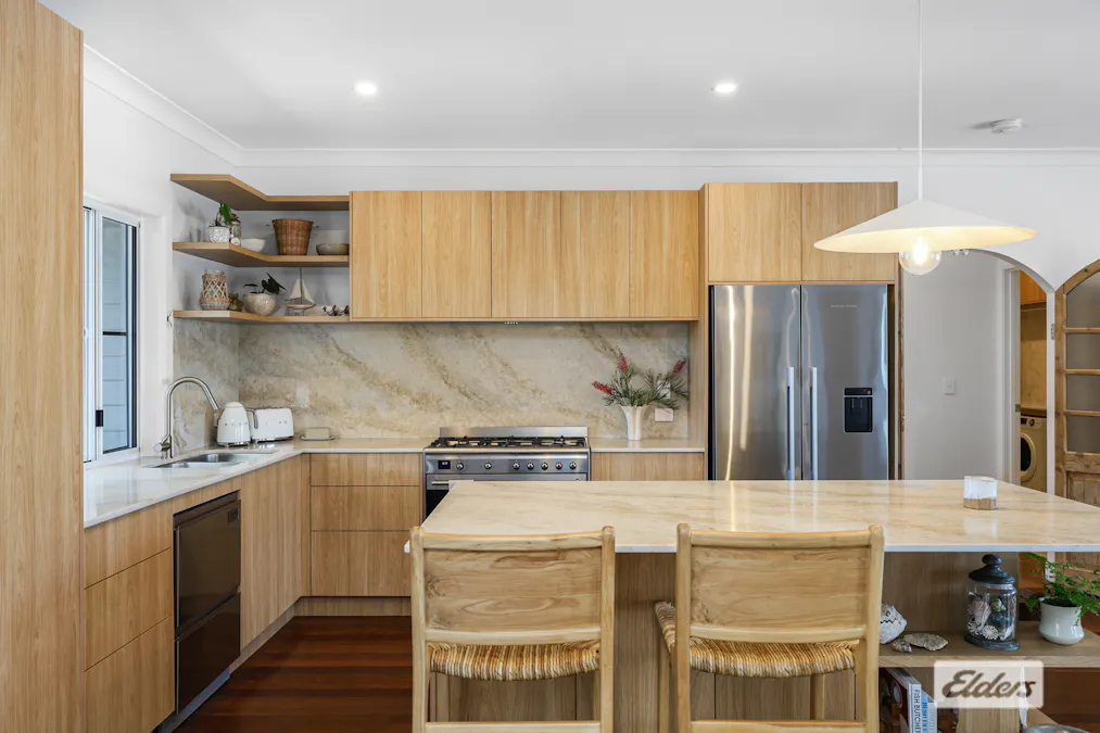10 Kempsea Avenue, Rosslyn, QLD, 4703 - Image 9