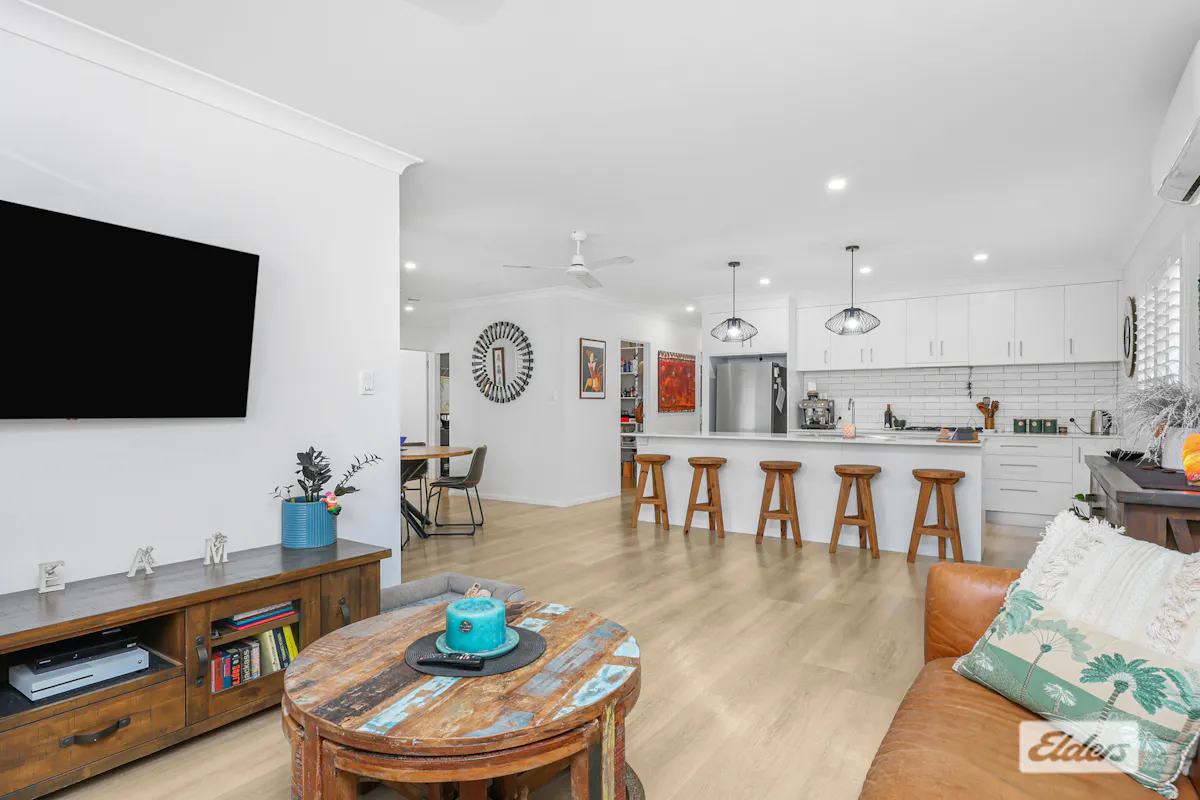 10 Seanna Avenue — photo 3 of 21
