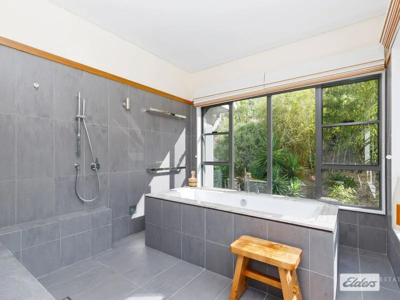 9 Zingara Court, Lammermoor, QLD, 4703 - Image 12