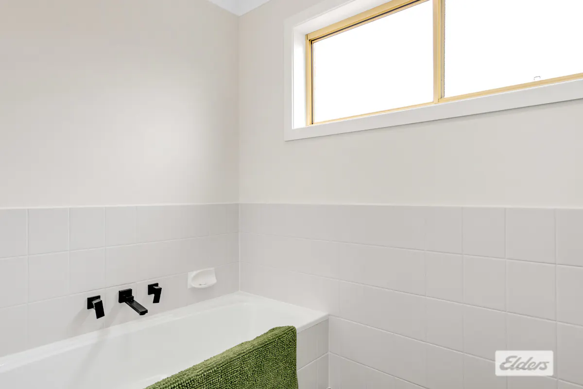 52 Thomas Mitchell Crescent — photo 30 of 30