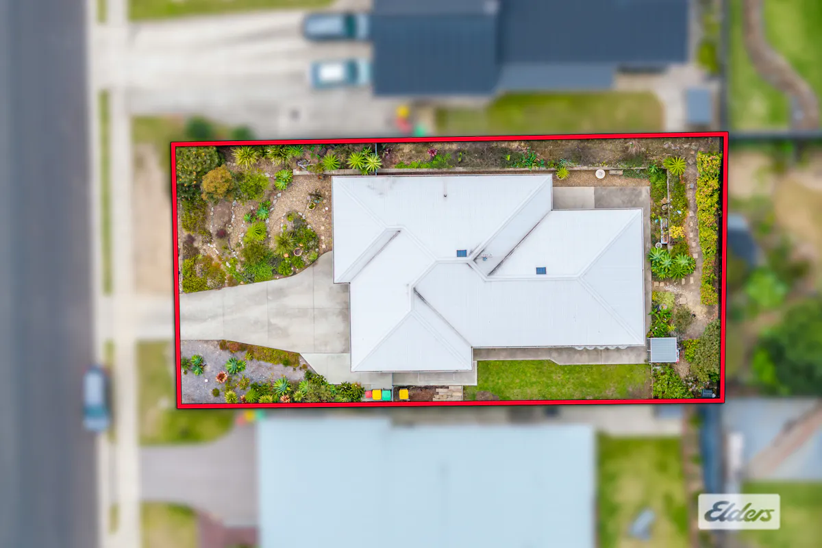 21 Freycinet Drive — photo 2 of 30
