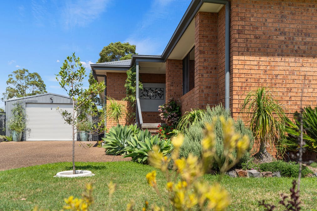 6 Barlow Close, Thornton, NSW, 2322 - Image 2