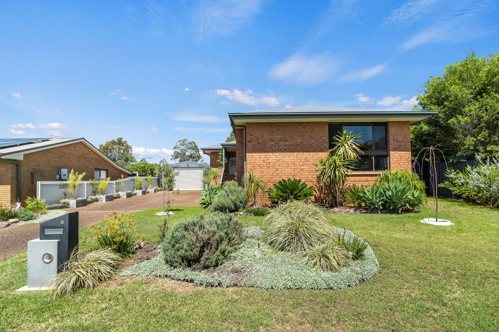 6 Barlow Close, Thornton, NSW, 2322 - Image 1