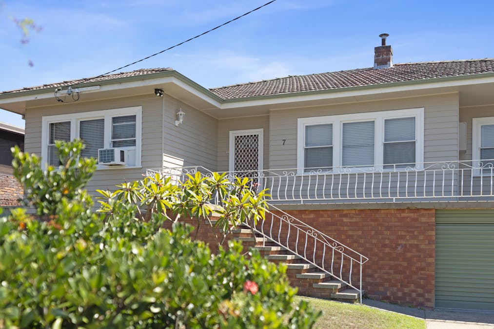 7 Christie Road, Tarro, NSW, 2322 - Image 1